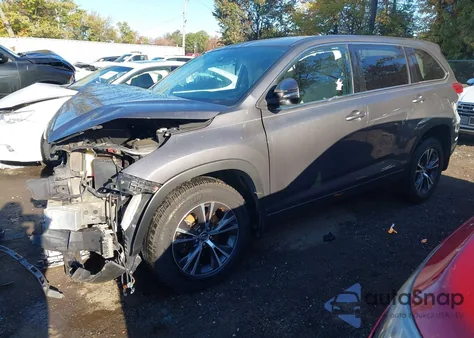 2018 Toyota Highlander Le из США, поврежденный, VIN 5TDBZRFH5JS487730